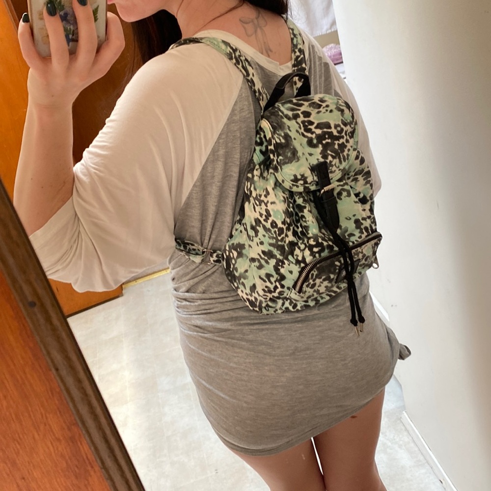 VS PINK • 2013 Teal Animal Print Drawstring Mini Backpack - Picture 14 of 14